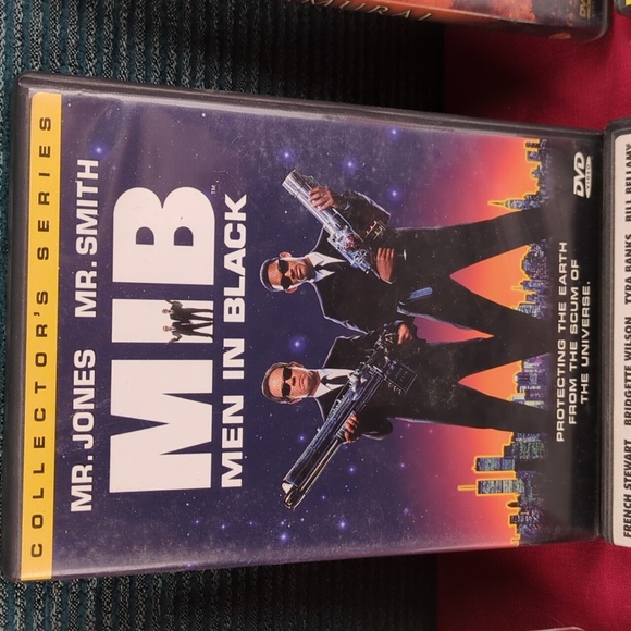 DVD Movies 12 For $25 OR: 4 For $12 Or 6 For 16 - Picture 5 of 15